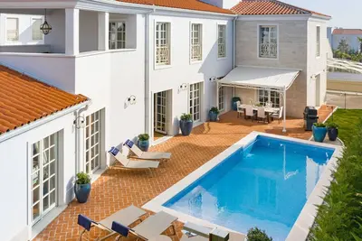 Image de Maison de vacances privée avec Wifi, climatisation, piscine privée, Tv, terrasse, animaux admis