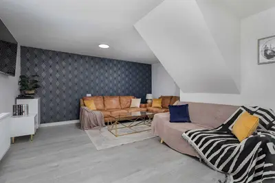 Image de 15%Off | Perfect for Groups | 9 Single Beds