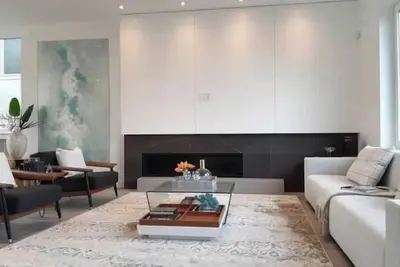 Image de Point Grey Newly Constructed Estate