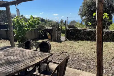 Image de Appartement Canari Avec Jardin. Entre mer et montagne. Animaux acceptés!