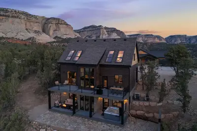 Image de Sunset Pointe| Modern Comfort| Epic Views| Zion