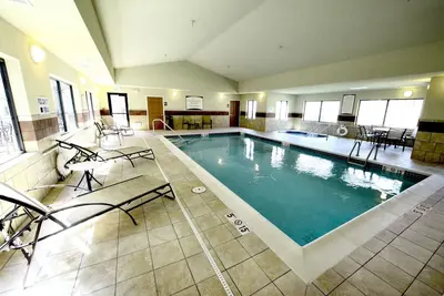 Image de Free Breakfast. Pool & Hot Tub. Gym. Near the Minot Air Force Base!