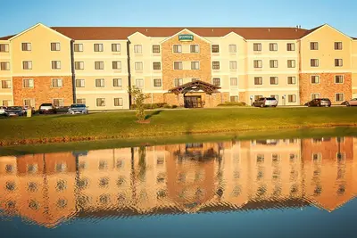 Image de Outdoor Pool. Free Breakfast. Near Koch Industries & Boeing Offices