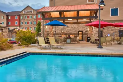 King Suite | Heated Pool & Hot Tub. Free Breakfast Buffet. Near Jordan Landing!
