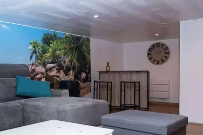 Image de La calaisienne - Grande maison 6 ch-Cinéma privé & bar-Tourcoing