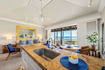 Image de Kp13 2nd Floor | Beachfront• Pool • Sunsets