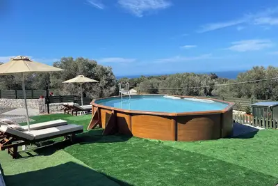 Violetta - Nature's Palace with private pool & view