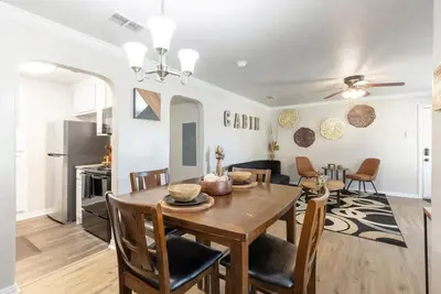 Image de Luxury apartment with great amenities!