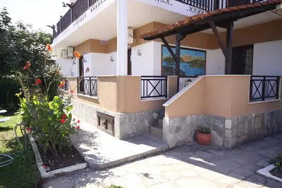 Image de Family house with nice garden, very close to the sandy beach.