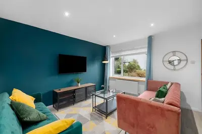 Image de Beautiful Home | Sleeps 7 | 5 Beds | Free Parking