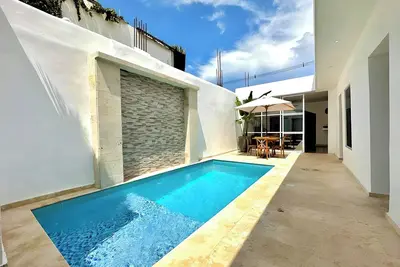 Image de 5-Ensuite Br Oasis: Private Pool, Breakfast Prep & Staff, Secure Location +Bonus