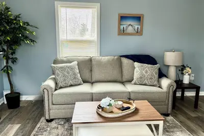 Image de Home by Oakland Beach & Airport