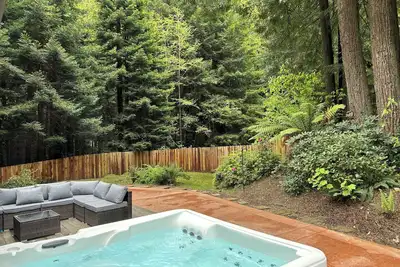 Image de Arcata Forest Hideaway