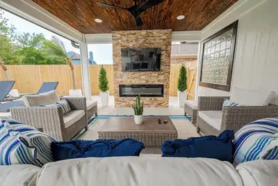 Image de Casa Larissa, Grill & Chill Retreat- Heated Pool\n3 bedroom Home in Katy Tx