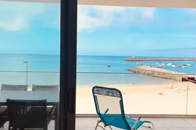 Image de Magnifique T2, à 1 minute de la plage, piscine intérieure