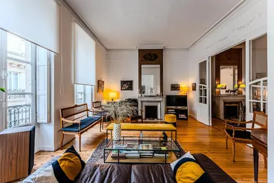 Image de Bordeaux Centre : Élégance, Calme et Authenticité