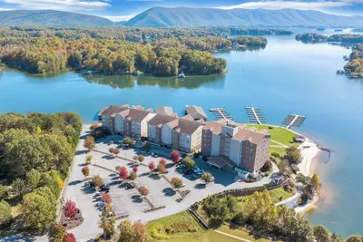 Image de Smith Mountain Lake Retreat w/ Resort Amenities!