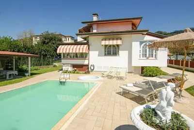 Image de Superbe maison Ă Stiava avec WiFi