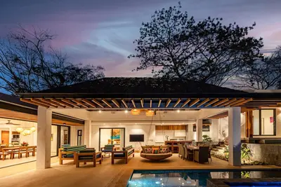 Image de Casa AlegrĂa Grande: New 4br home w/ Pool, Jacuzzi & Outdoor Kitchen