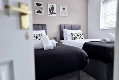 Image de Wolverhampton Long Stay Ready - 4 Bed, 2. 5 Bath, Parking, Smart Tv's & Wi-fi