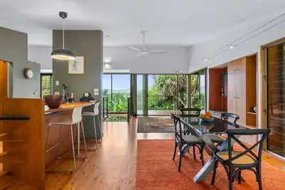 Image de Relaxed Luxury with Stunning Pyramid Views & Private Pool