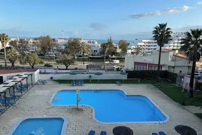 Image de Peaceful Seaview Apartment with Pool on Albufeira’s Main Street – Central & Cozy