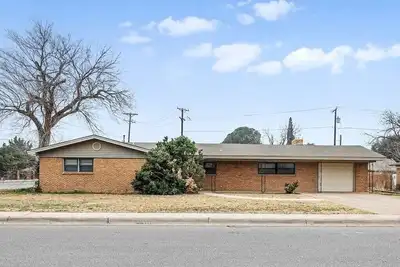 Image de Charming house with Ac, WiFi in wonderful Midland