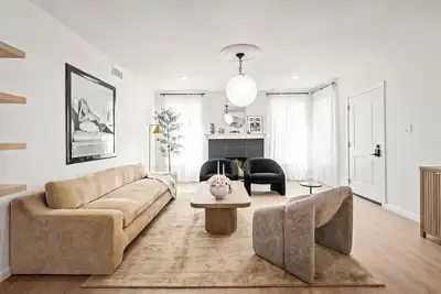 Image de Med Center 9 min • 90° Pool&Spa Pool • Gated 2 Pkg • All Ensuite • Pergola Patio