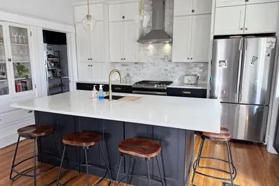 Charming 2br Getaway – Perfect Basecamp for City & Mountain Trips