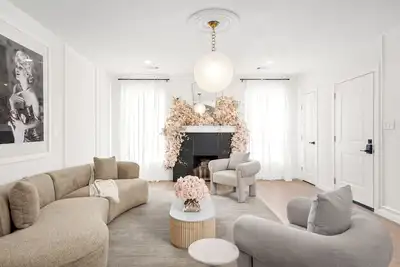 Image de Downtown 7 min • 90° Pool&Spa • 2 Gated Pkg • All Ensuite • 3br/3ba