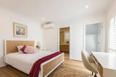 Image de New Couples Retreat by the Sea (X2) Stay longer Pay less