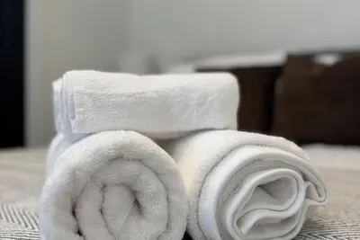 Image de Modern 1-Bed Apartment – Central Sale Location