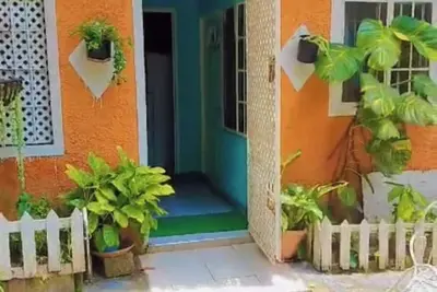 Image de Welcome to Whispering Waters Nature Cottage. Just 15 minutes away from Kingston
