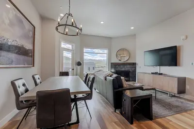 Image de 2 Bedroom/2 Bathroom Condo with Pool, hot tub, sauna/steam and Views!