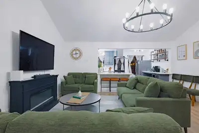 Image de Spacious 4brm home with pool & fitness/game room located in Houston