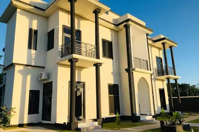 Image de Heavenly Bliss\n condos with Private Rooftop and Balconies in Black River Jamaica
