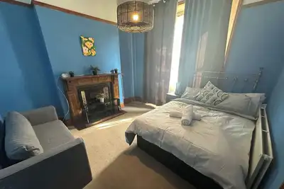 Image de Spacious House- Parking, Garden & Central Location