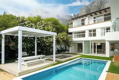 Image de Idyllic Camps Bay Villa w 2 Pools Buddha Retreat