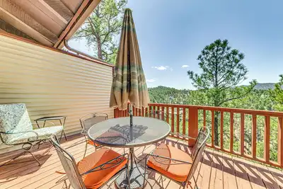 Image de Walk to Dtwn Ruidoso: Mtn-View Condo w/ Pool!