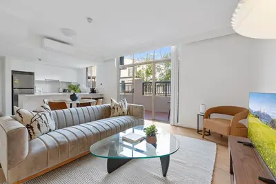 Image de Stylish 2-Bed Apartment with Pool in Camperdown
