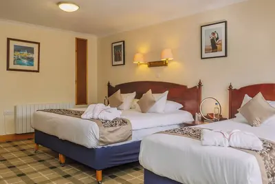 Image de Wake Up to Stunning Bay Views in Oban | 4 Comfortable Units with Breakfast