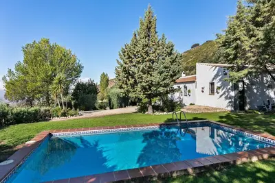 Image de Gîte moderne à La Joya avec piscine privée