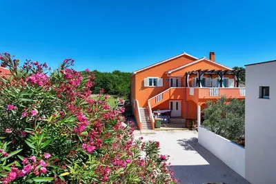 Image de Appartement à Privlaka avec vue sur mer