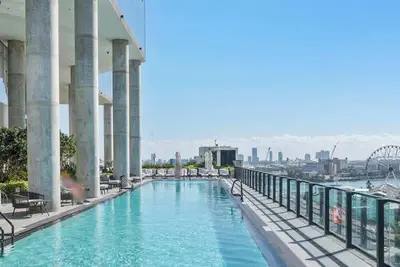 Image de Mvr - Walkable Downtown Studio Stay - 11k Reviews!