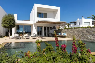 Image de Aequora Villa I - Beachfront, 5 min away from the Golden Beach, Infinity Pool