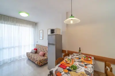 Image de Appartement moderne avec piscine sur le toit
