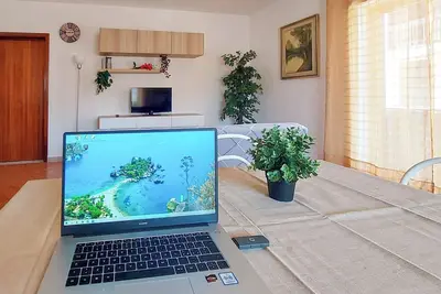 Image de Your Marine Oasis: Convenient and Very Close to the Sea!