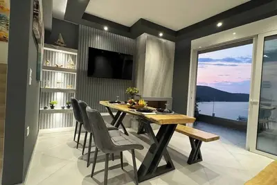 Image de Suite 3 on the Hill - Stunning, Spacious, and Breathtaking Panoramic View