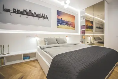Image de Historic Downtown Double Retreat, Budapest with Ac, WiFi