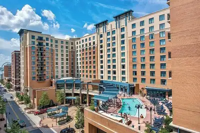 Image de 5-Star Oxon Hill Condo - 1 Bedrm, 2 Beds, 1 Bath